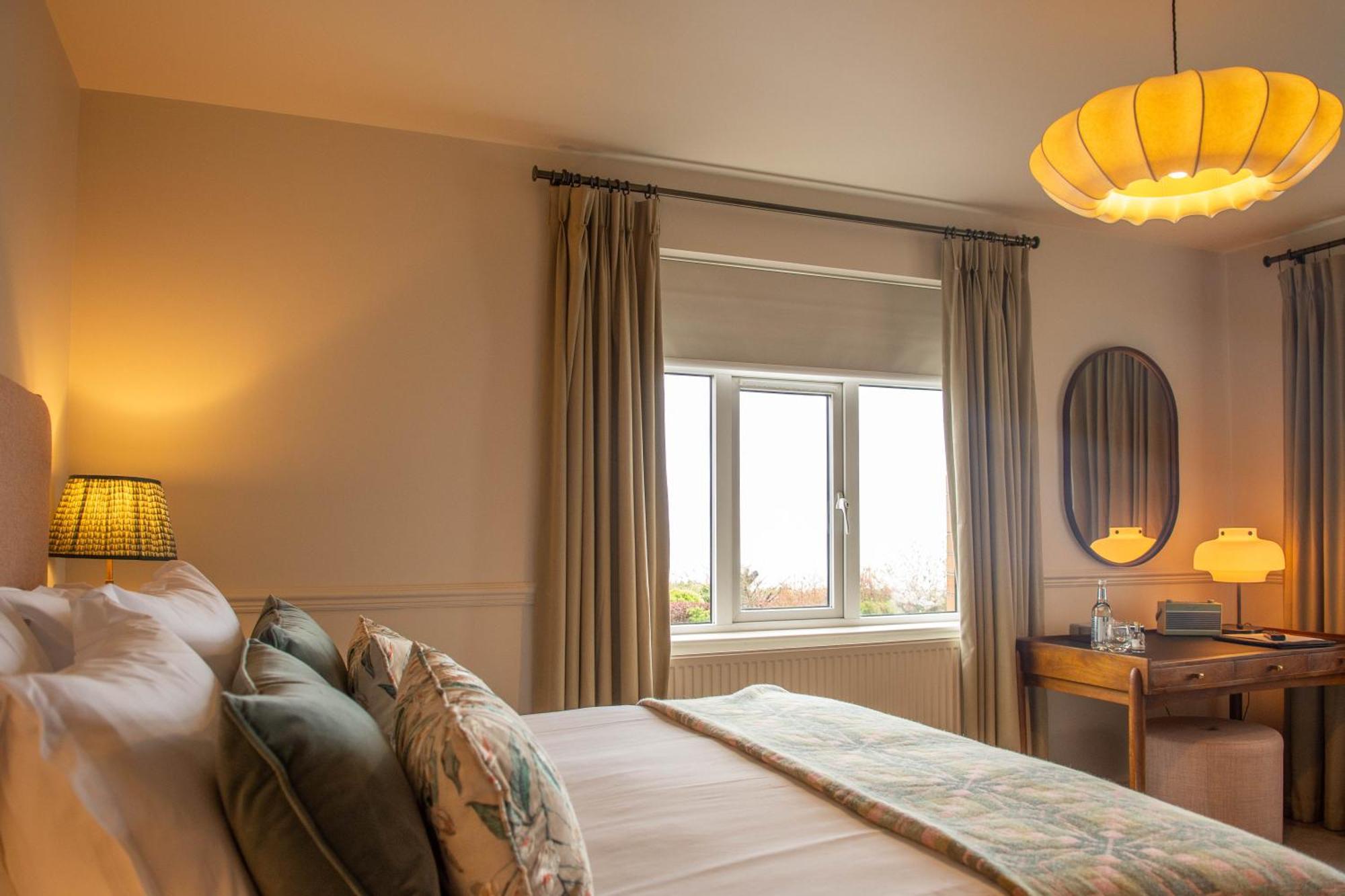 Victoria 4*