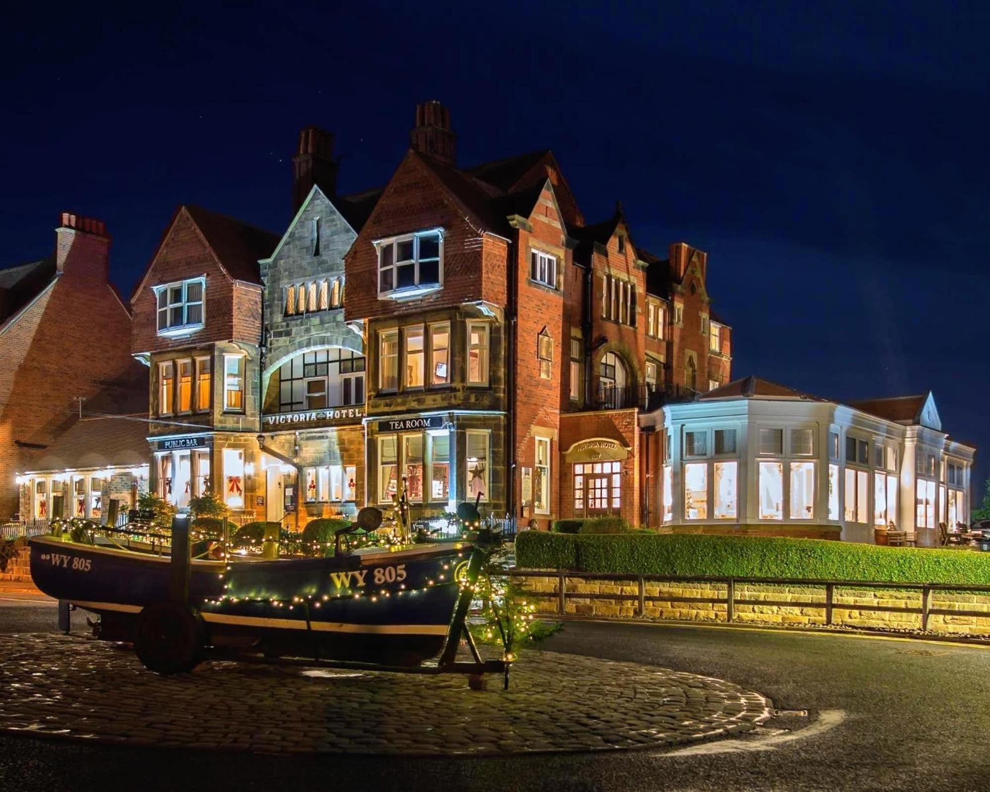 Victoria Hotel 4*