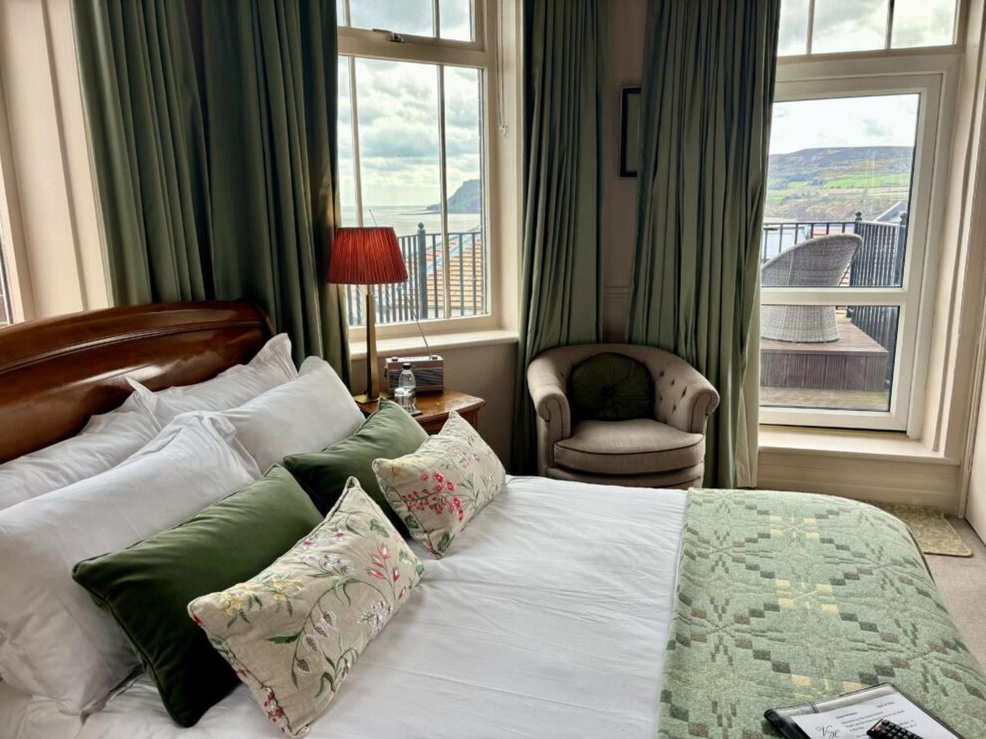 Victoria 4*